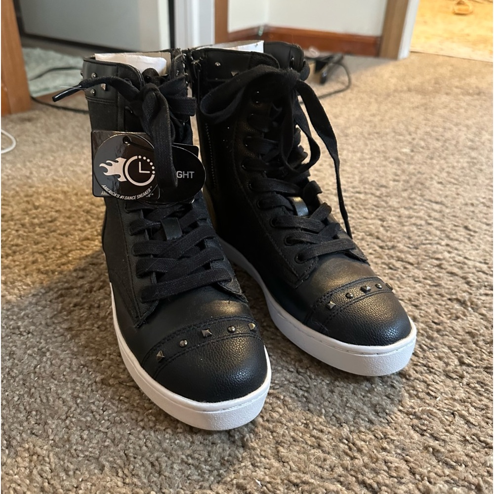Black Hip Hop Sneaker